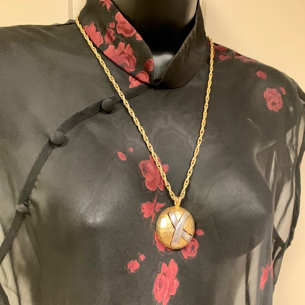 Vintage Chain necklace w/pendant!